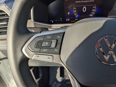 New 2026 Volkswagen Taos SE FWD image 25