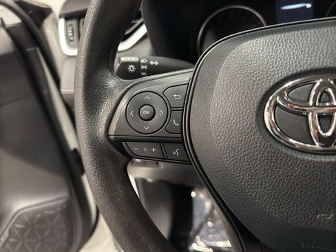 Used 2022 Toyota RAV4 LE FWD image 17