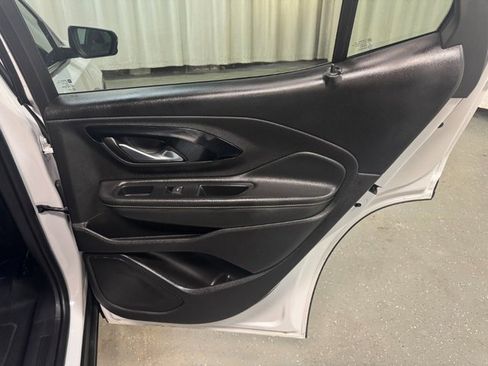 Used 2024 GMC Terrain AT4 image 33