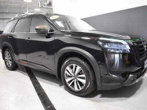 Used 2022 Nissan Pathfinder SL w/ Lighting Package (N92) image 7