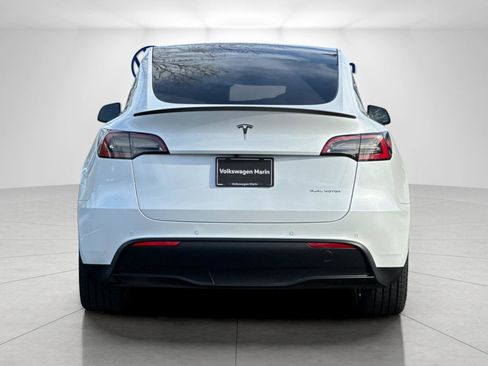 Used 2022 Tesla Model Y Long Range image 4