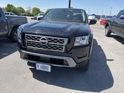 Used 2024 Nissan Frontier SV RWD image 4