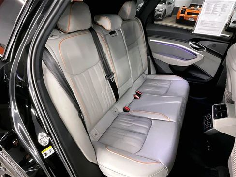 Used 2024 Audi Q8 e-tron Prestige w/ Prestige Package image 28