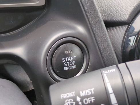 Certified 2019 Toyota Yaris L FWD image 25