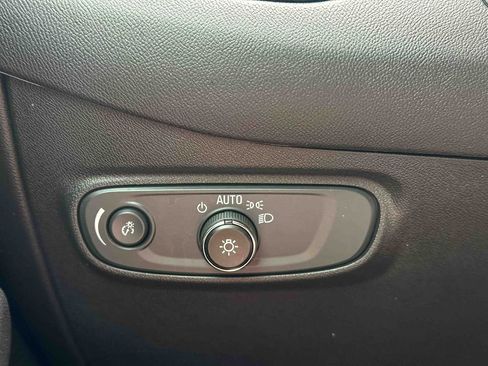 Used 2023 Chevrolet Equinox RS FWD image 34
