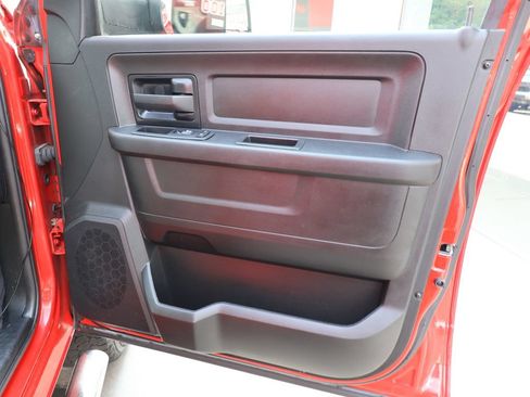 Used 2018 RAM 2500 Tradesman w/ Chrome Appearance Group AWD/4WD image 32