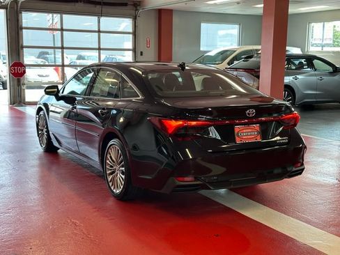 Certified 2022 Toyota Avalon Limited w/ Advanced Safety Package FWD image 5