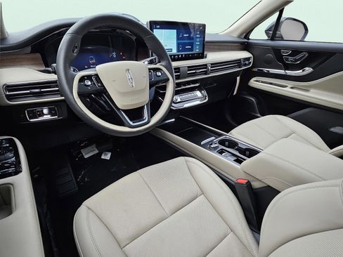 New 2026 Lincoln Corsair Reserve image 17