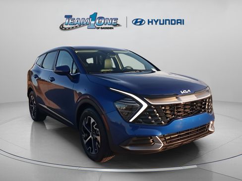 Used 2024 Kia Sportage EX image 1
