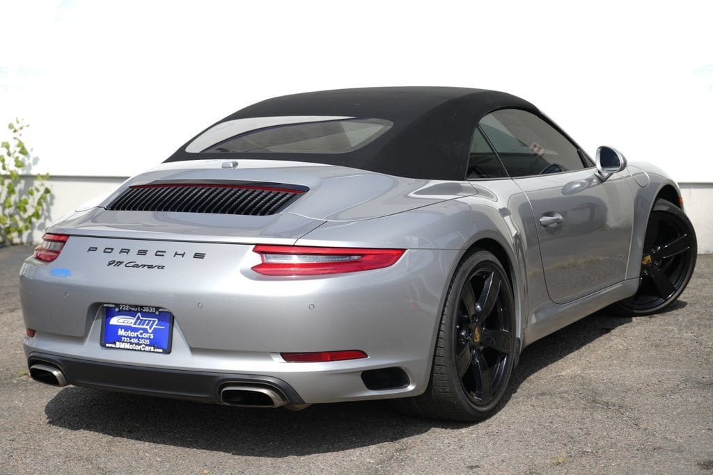 Used 2017 Porsche 911 Carrera RWD image 4