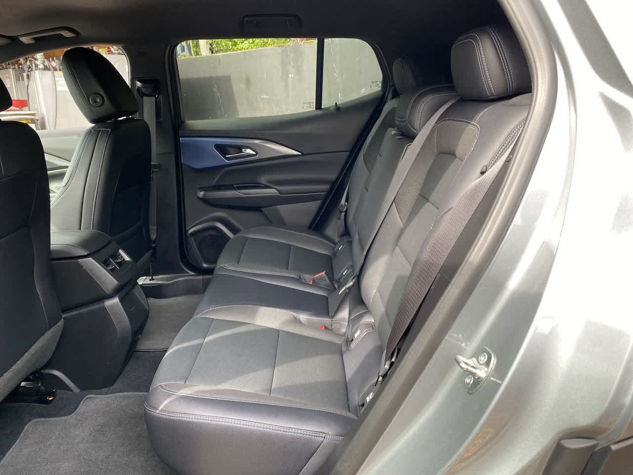 Used 2026 Chevrolet Equinox EV LT FWD image 16