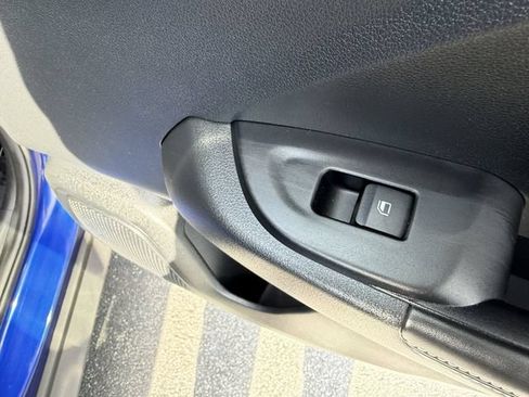 Used 2024 Hyundai Venue Limited FWD image 28