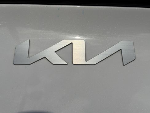 Used 2024 Kia Sportage EX FWD image 11
