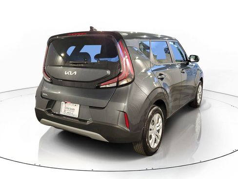 Used 2025 Kia Soul LX FWD image 6