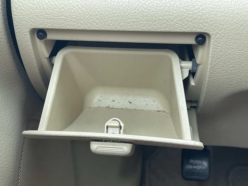 Used 2017 Toyota Camry LE FWD image 25