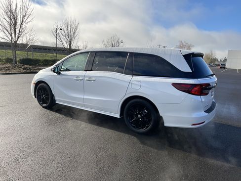 Certified 2023 Honda Odyssey Sport image 5