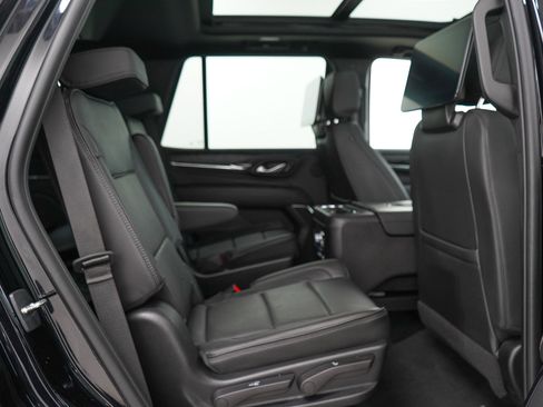 Used 2023 GMC Yukon Denali w/ Advanced Technology Package AWD/4WD image 12