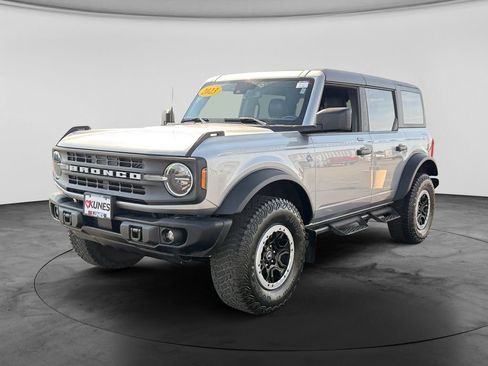 Used 2023 Ford Bronco Black Diamond w/ Sasquatch Package AWD/4WD image 4