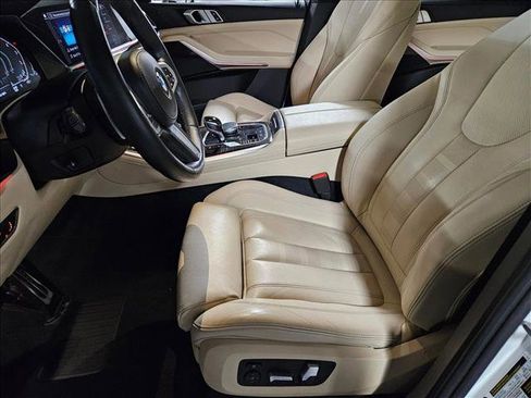 Used 2021 BMW X5 xDrive40i w/ M Sport Package image 17