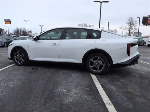 Used 2025 Kia K4 LXS image 4