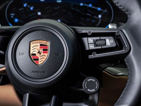 New 2026 Porsche Cayenne image 19