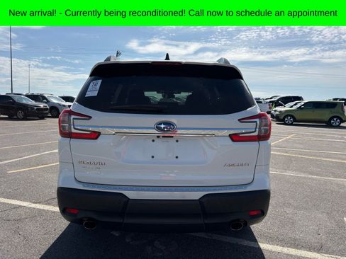 Used 2023 Subaru Ascent Premium w/ Convenience Package image 4