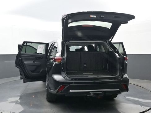 Used 2026 Toyota Highlander XLE AWD/4WD image 37