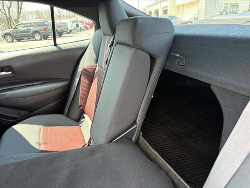 Used 2024 Toyota Corolla SE image 9