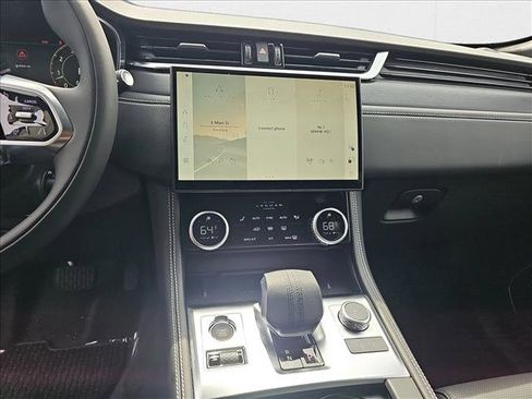 New 2026 Jaguar F-PACE R-Dynamic S image 18