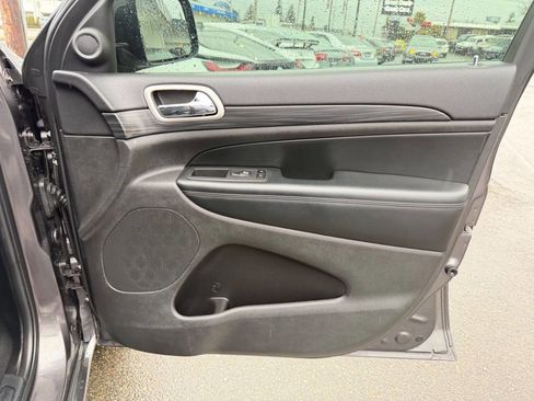 Used 2020 Jeep Grand Cherokee Altitude image 19