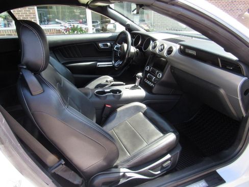 Used 2022 Ford Mustang Premium RWD image 34
