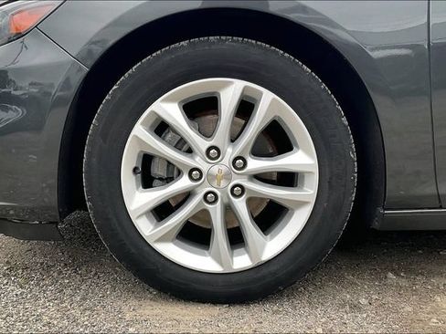 Used 2017 Chevrolet Malibu LT FWD image 9