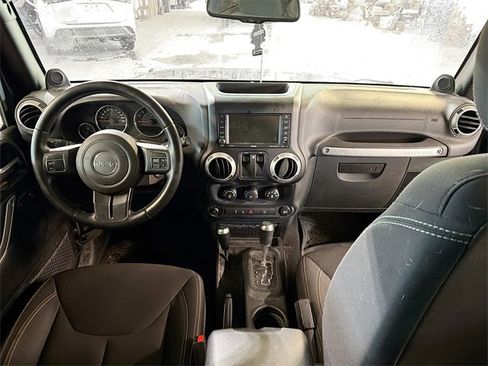 Used 2014 Jeep Wrangler Sahara image 9
