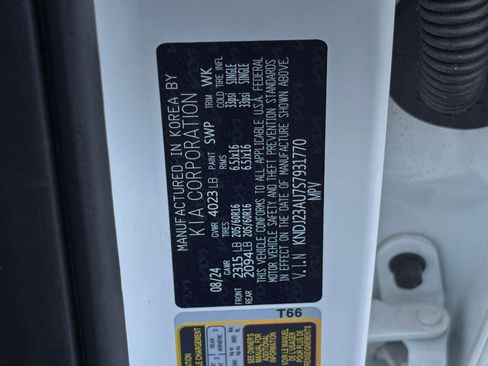 Used 2025 Kia Soul LX w/ LX Technology Package FWD image 27