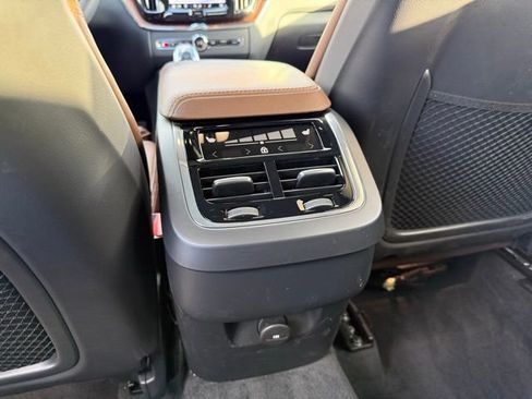 Certified 2023 Volvo XC60 B5 Ultimate w/ Climate Package image 31
