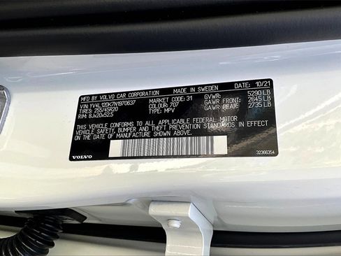 Certified 2022 Volvo XC60 B5 Momentum image 16