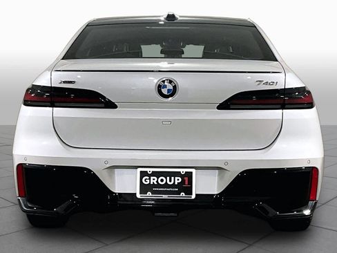 Used 2026 BMW 740i xDrive AWD/4WD image 4