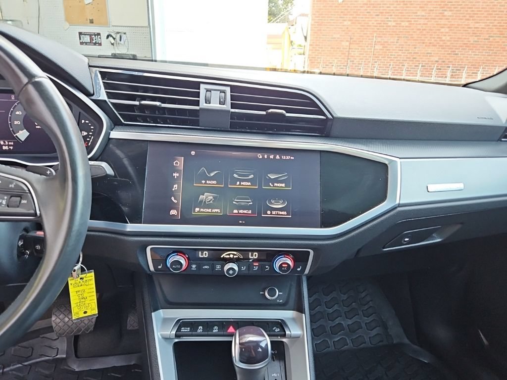 Used 2022 Audi Q3 2.0T Premium AWD/4WD image 14