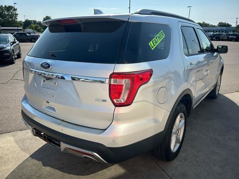 Used 2016 Ford Explorer XLT w/ Equipment Group 202A AWD/4WD image 5