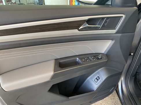 Certified 2023 Volkswagen Atlas SE w/ Panoramic Sunroof Package FWD image 12