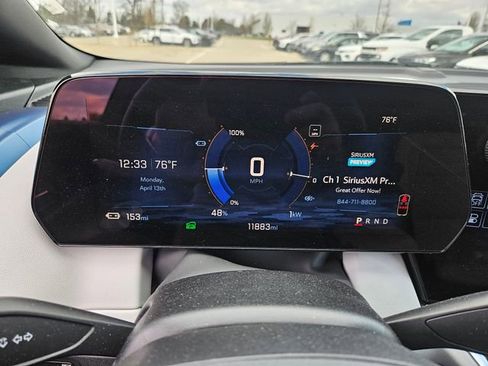 Used 2025 Chevrolet Equinox EV LT image 17