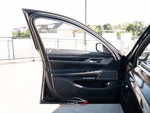 Used 2016 BMW 750i w/ M Sport Package image 43