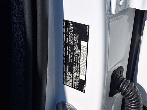 New 2026 Volvo XC40 B5 Core w/ Climate Package image 18