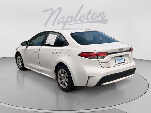 Used 2022 Toyota Corolla LE FWD image 3