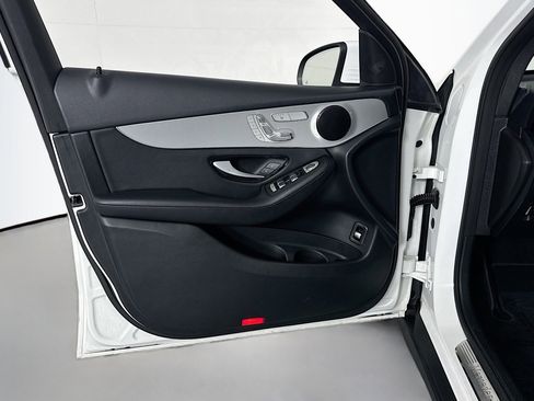 Used 2019 Mercedes-Benz GLC 300 image 21