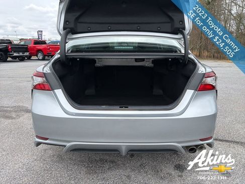 Used 2023 Toyota Camry SE FWD image 6