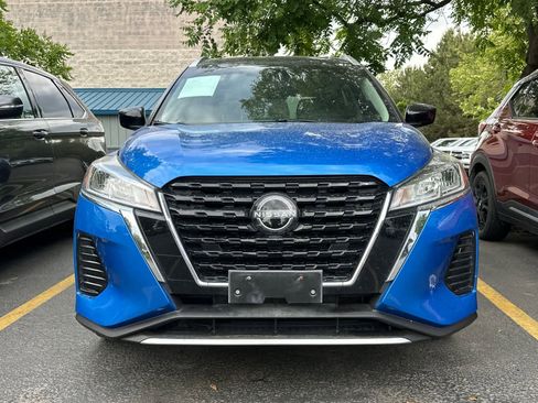 Used 2022 Nissan Kicks SV FWD image 2
