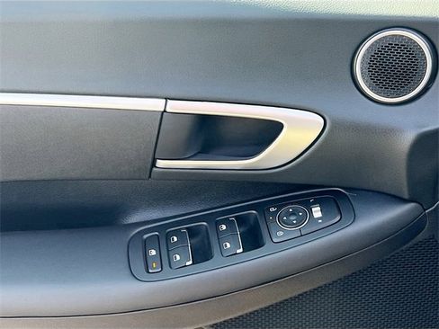 Used 2025 Hyundai Sonata SE image 17