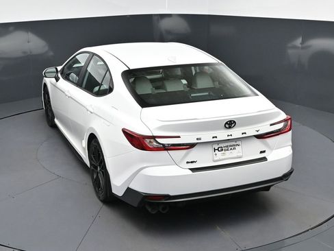 Used 2025 Toyota Camry SE w/ Convenience Package image 34