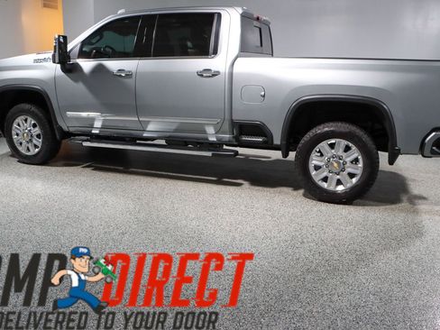 Used 2024 Chevrolet Silverado 3500 High Country w/ High Country Premium Package AWD/4WD image 10